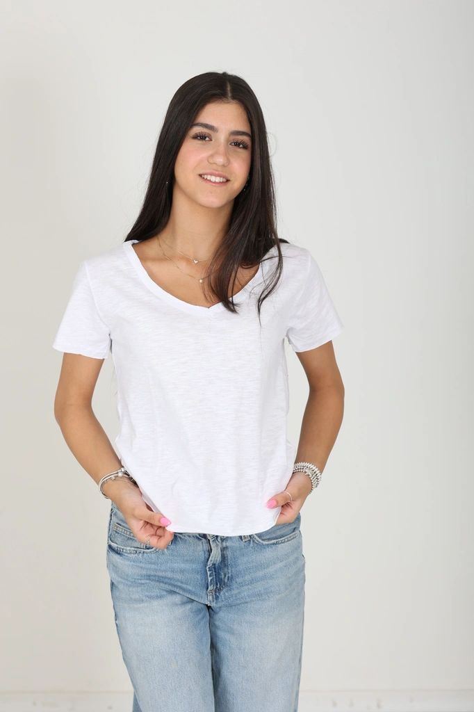 חולצה קצרה גזרה רחבה עם צווארון וי - דגם סיון