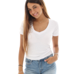 חולצה קצרה מבד ריב צווארון וי - דגם מיתר